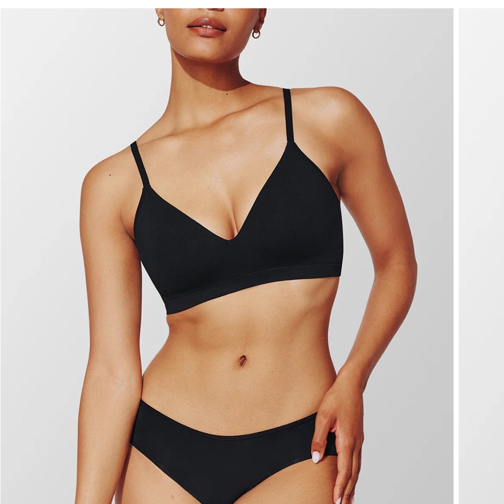 Third love Form 360 Fit Lifting Wireless Bra black, nwot, was washed but did